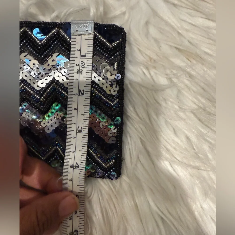 NWOT Sequin Wristlet‎